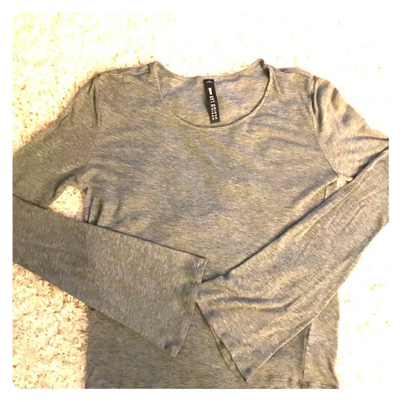 Design Lab Grey Top with Bell Sleeves - Picture 4 of 4